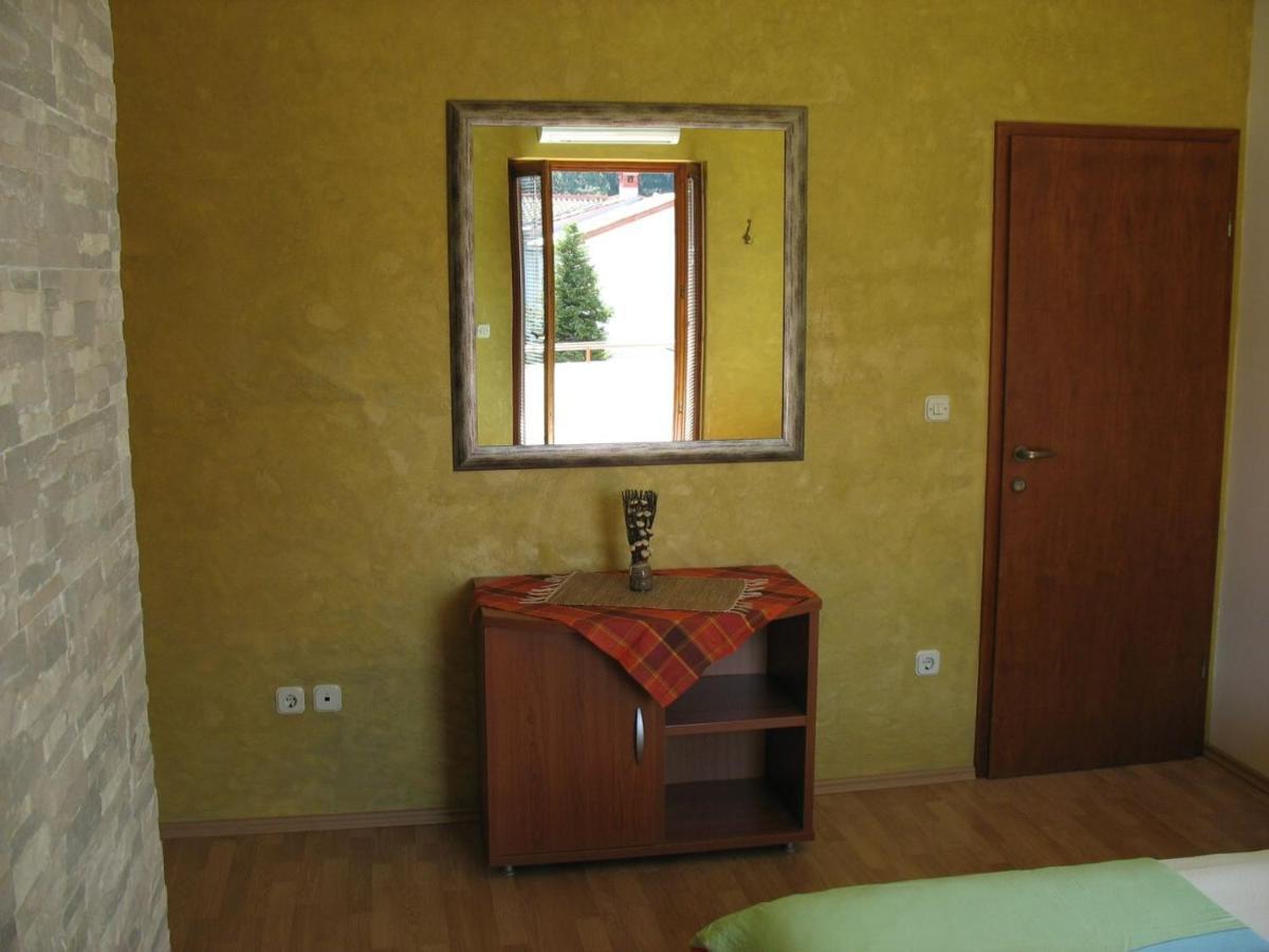 Accomodation Noki21 Ровин Екстериор снимка