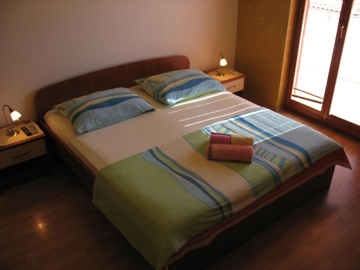 Accomodation Noki21 Ровин Екстериор снимка