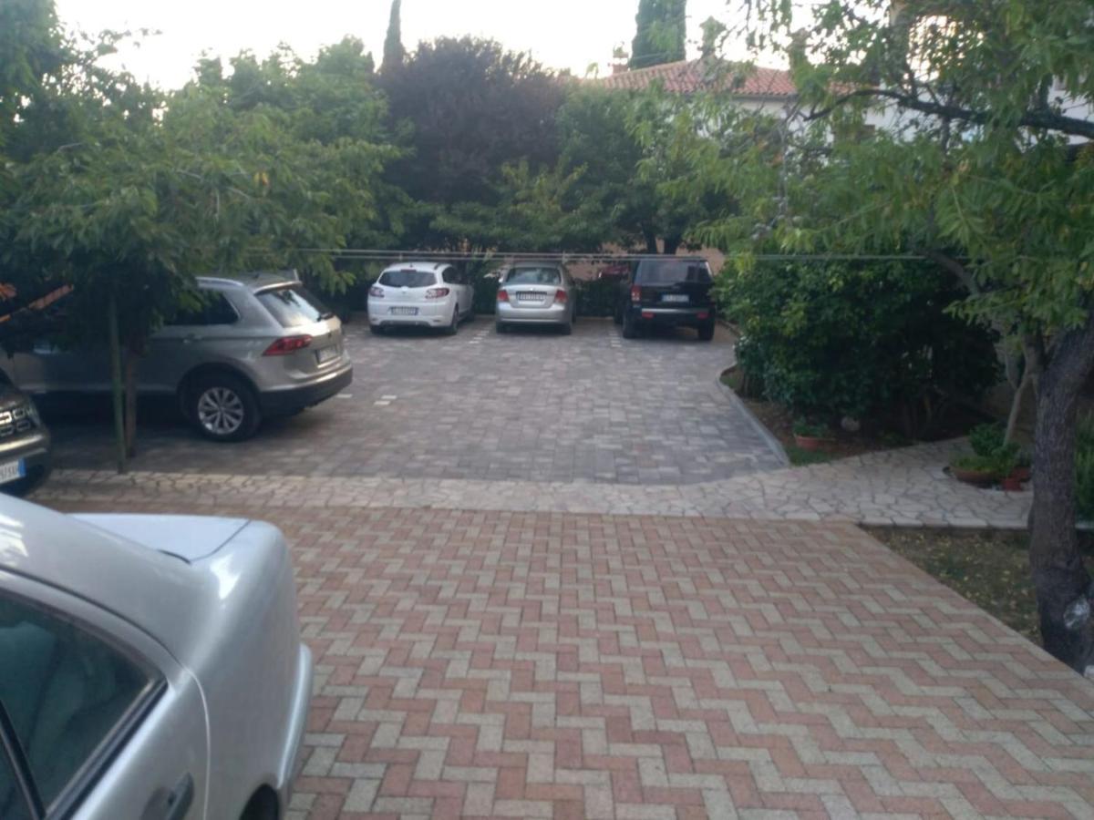 Accomodation Noki21 Ровин Екстериор снимка