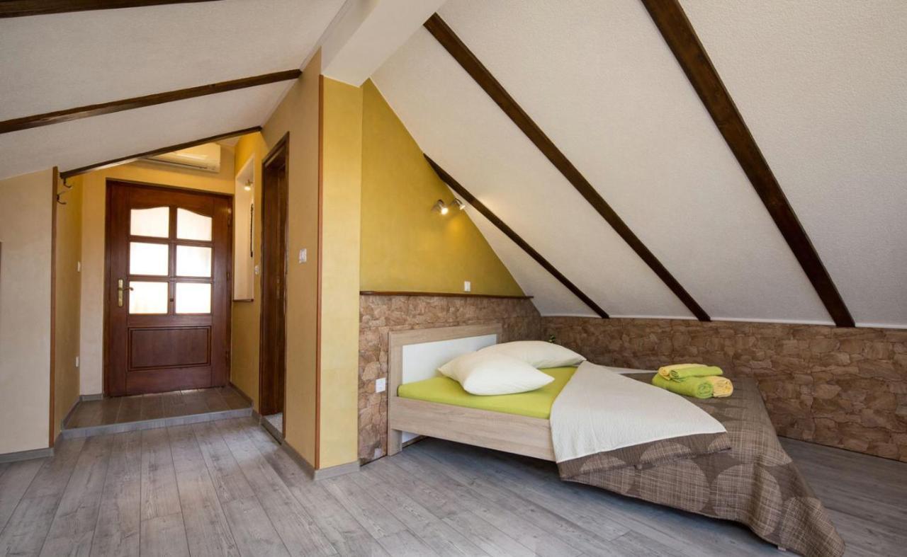 Accomodation Noki21 Ровин Екстериор снимка